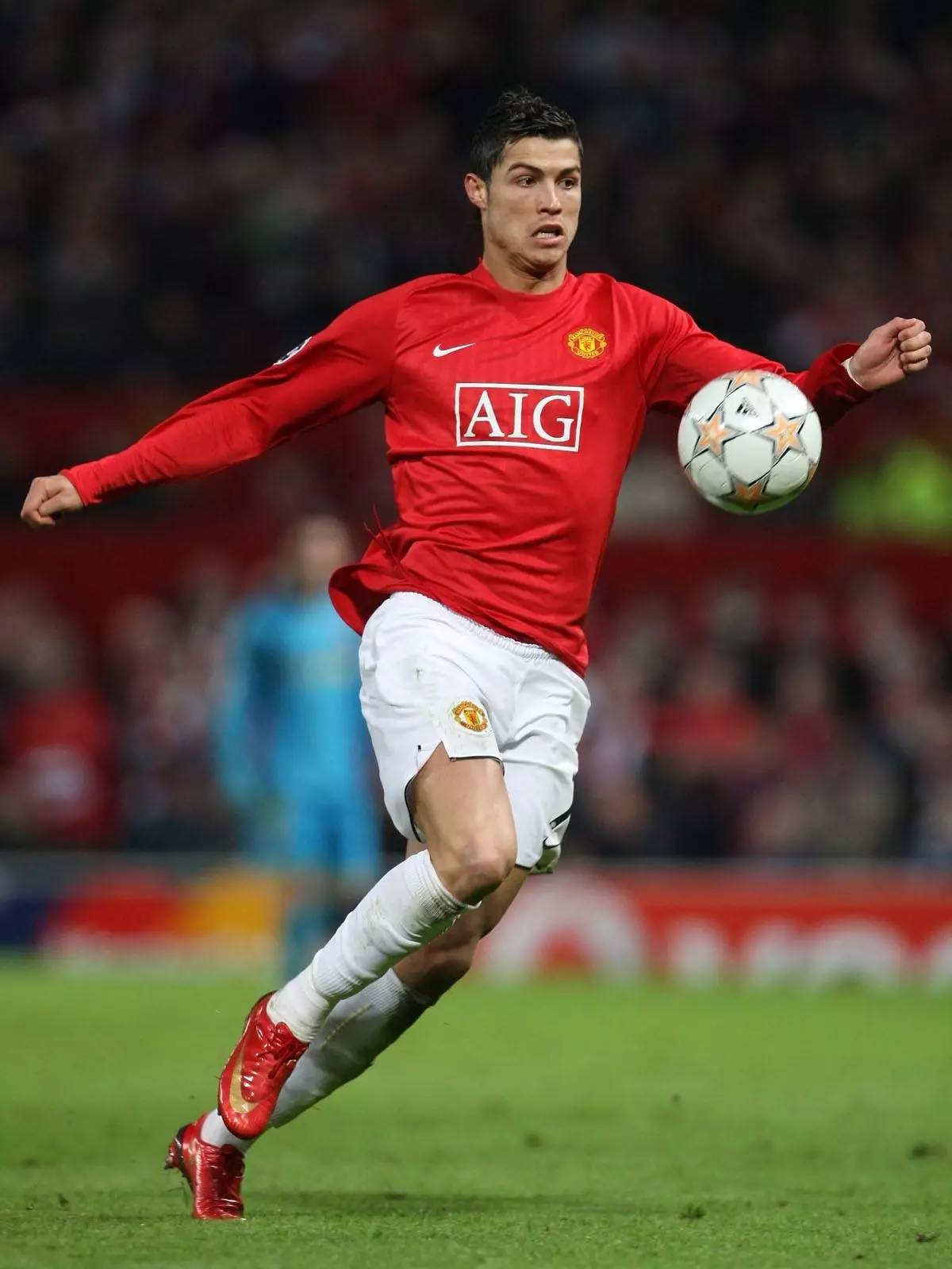 打上瘾了🤣詹姆斯韦德波什重聚，结果研究起了高尔夫空气挥杆~