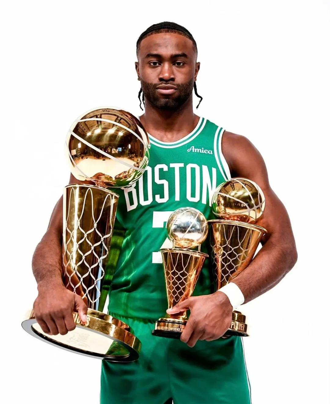 2026年世界杯抽签出炉：姆巴佩小组赛遇哈兰德，梅西与C罗或对决八强赛