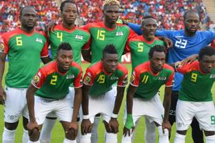 10分39秒+6正负值 杨瀚森获开拓者认可 进攻短板待解决